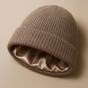 Satin-Lined Beanie for Women – Luxury Winter Cap with Hair Protection